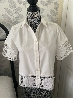 Chico's Poplin boxy cotton button front top with crochet trim